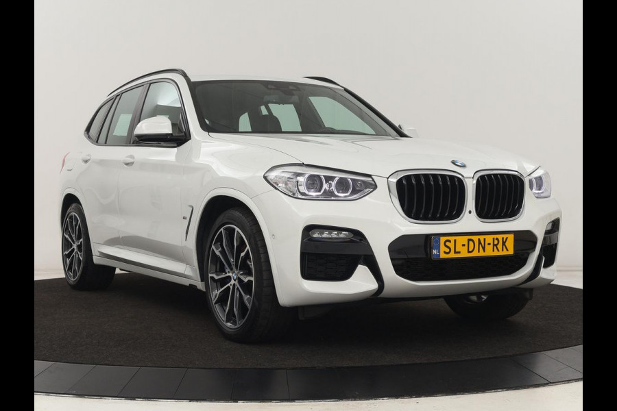 BMW X3 xDrive30e M Sport | 360 Camera | Harman/Kardon | Stoelverwarming | 20'' | Sportstoelen | Sfeerverlichting | Half leder | Navigatie | Live Cockpit | Keyless | PHEV | Plug In