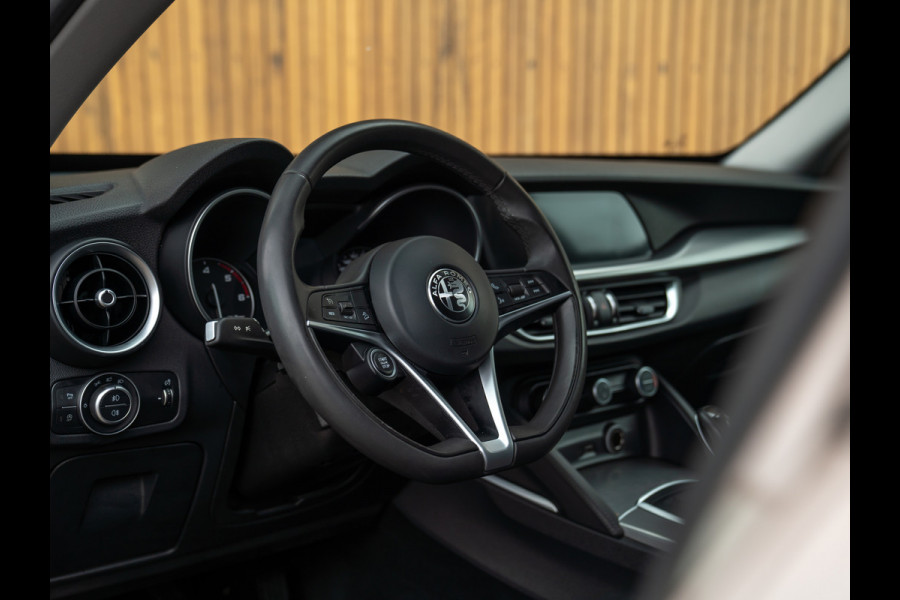 Alfa Romeo Stelvio 2.2d Super | Camera | Grote Navi