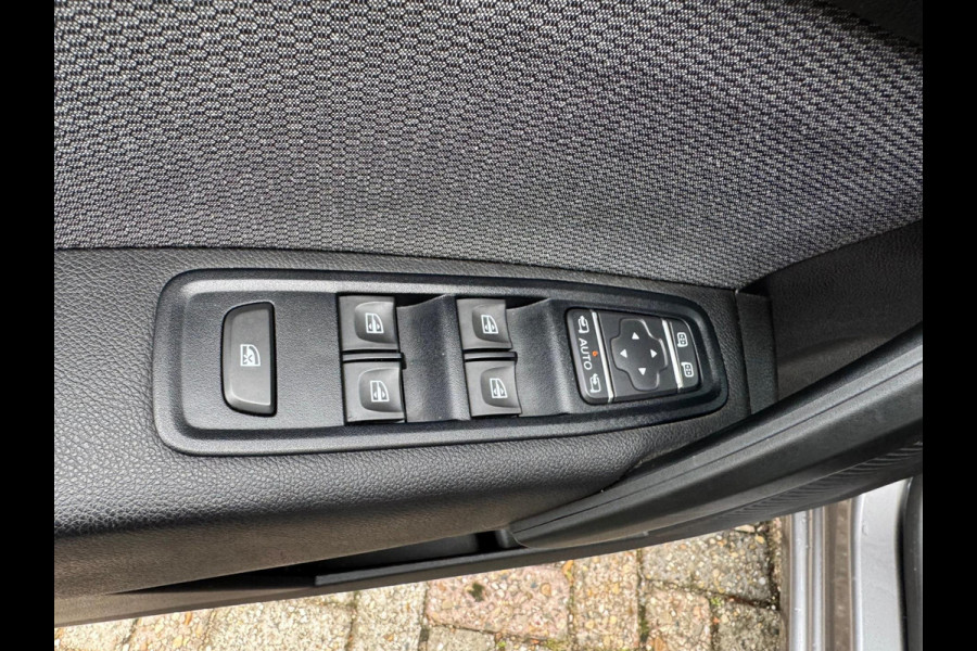 Renault Kangoo TCe 140 Techno Navi / LM velgen / Clima / Camera / P-Sensoren / Stoelverwarming / Keyless