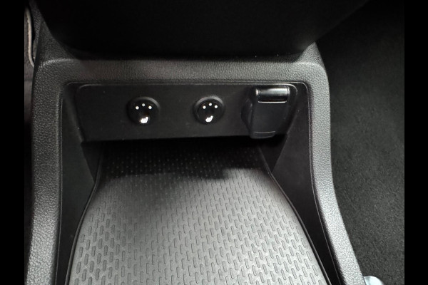Renault Kangoo TCe 140 Techno Navi / LM velgen / Clima / Camera / P-Sensoren / Stoelverwarming / Keyless