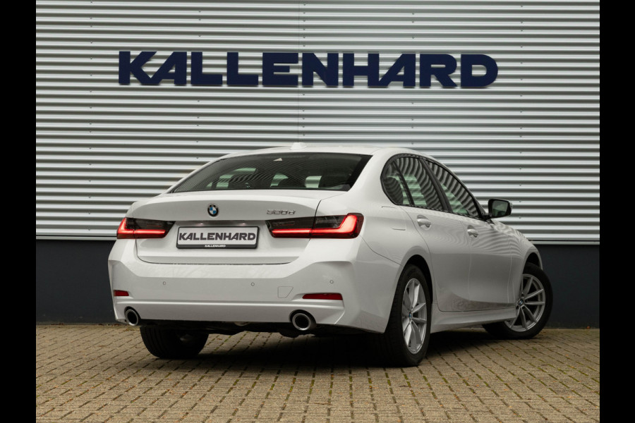 BMW 3-serie 320d - Sportstoelen - Trekhaak - 1-Hand - Navigatie - Bluetooth