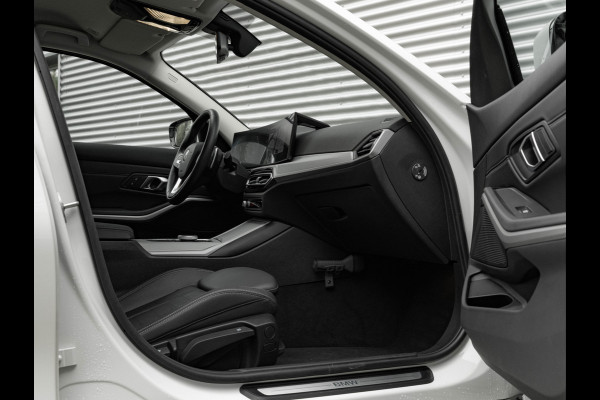 BMW 3-serie 320d - Sportstoelen - Trekhaak - 1-Hand - Navigatie - Bluetooth