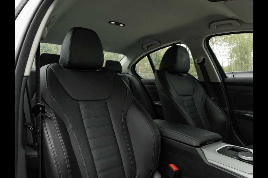 BMW 3-serie 320d - Sportstoelen - Trekhaak - 1-Hand - Navigatie - Bluetooth