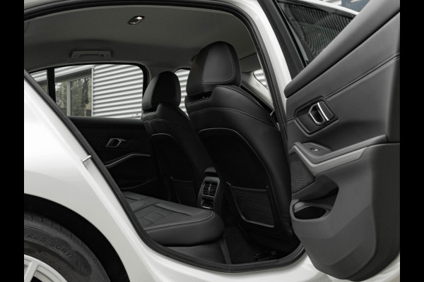BMW 3-serie 320d - Sportstoelen - Trekhaak - 1-Hand - Navigatie - Bluetooth