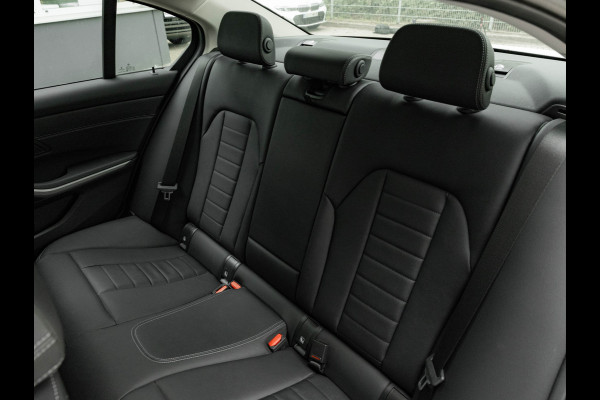 BMW 3-serie 320d - Sportstoelen - Trekhaak - 1-Hand - Navigatie - Bluetooth