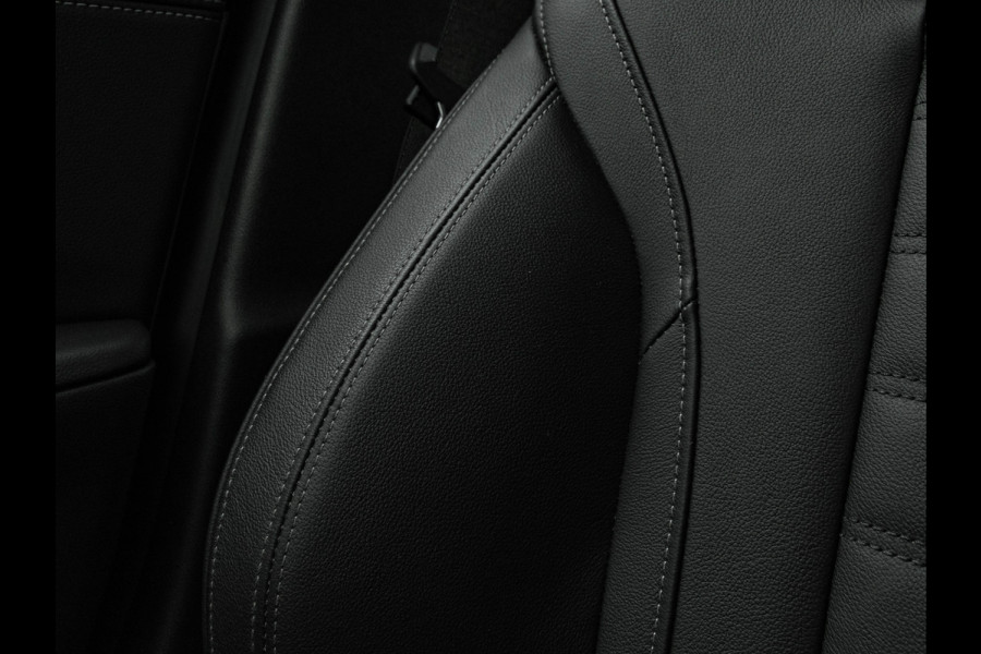 BMW 3-serie 320d - Sportstoelen - Trekhaak - 1-Hand - Navigatie - Bluetooth