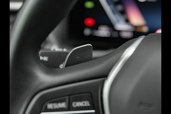 BMW 3-serie 320d - Sportstoelen - Trekhaak - 1-Hand - Navigatie - Bluetooth