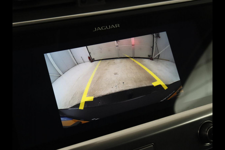 Jaguar I-PACE EV400 SE 90 kWh | Adaptive cruise | 360 Camera | Leder | Stoelverwarming | Carplay | Meridian Surround | Stuurverwarming | Keyless | Navigatie | Full LED | Park Assist