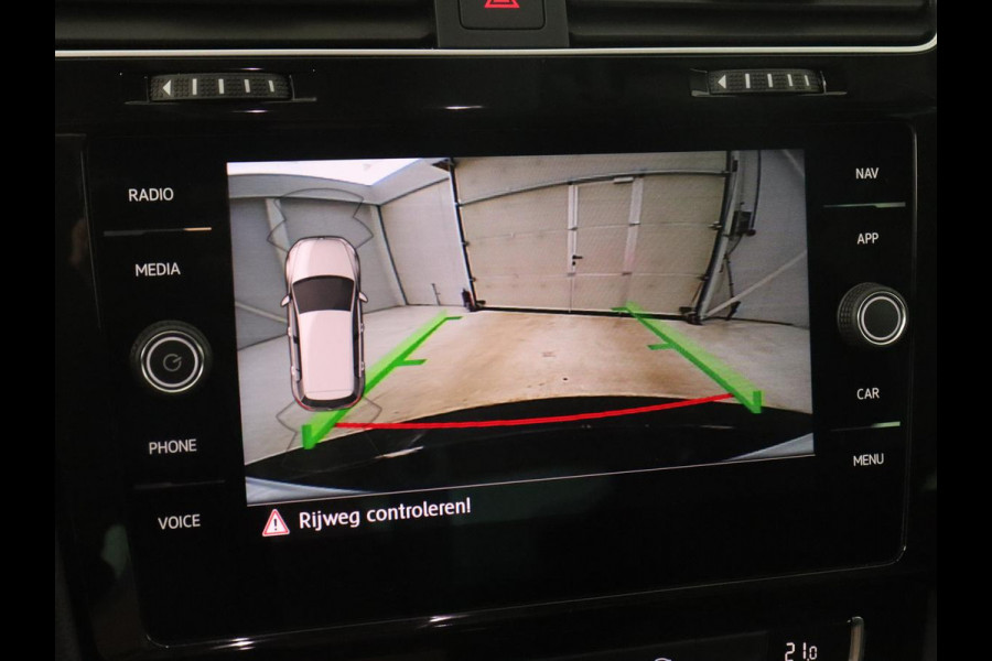 Volkswagen Golf 1.5 TSI Highline | 1e eigenaar | Virtual Cockpit | Adaptive cruise | Camera | Full LED | Carplay | Navigatie | Climate control | Parkeerhulp