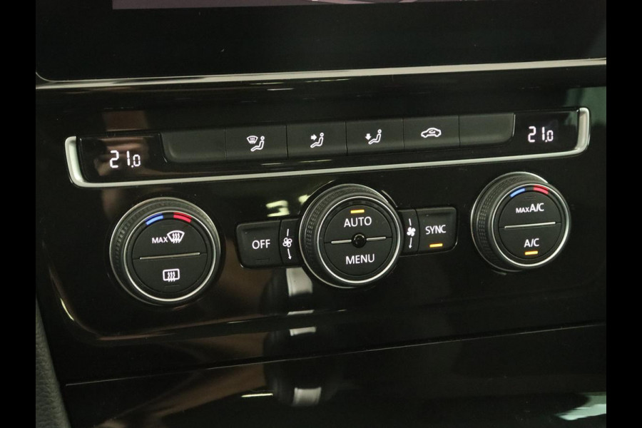 Volkswagen Golf 1.5 TSI Highline | 1e eigenaar | Virtual Cockpit | Adaptive cruise | Camera | Full LED | Carplay | Navigatie | Climate control | Parkeerhulp