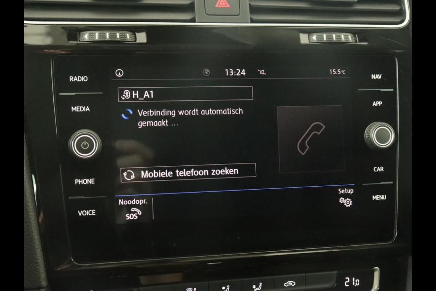 Volkswagen Golf 1.5 TSI Highline | 1e eigenaar | Virtual Cockpit | Adaptive cruise | Camera | Full LED | Carplay | Navigatie | Climate control | Parkeerhulp