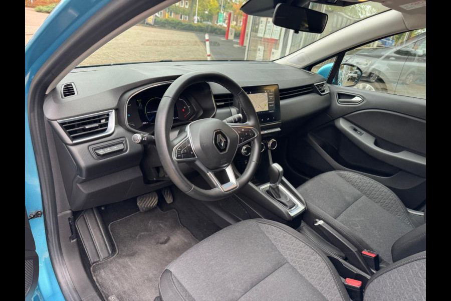 Renault Clio 1.6 E-Tech Hybrid 140 Zen LM velgen / Navi / P-sensoren / 1e eigenaar