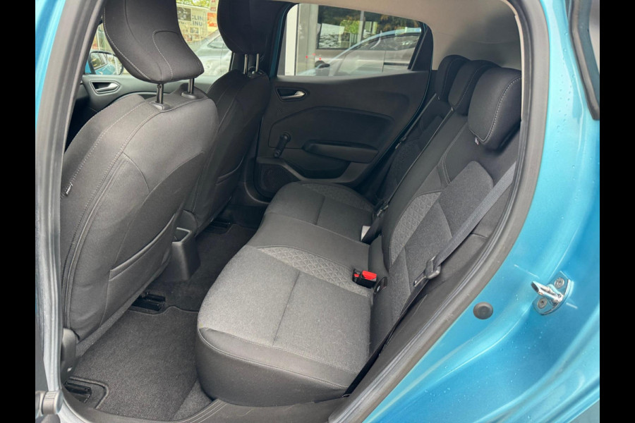 Renault Clio 1.6 E-Tech Hybrid 140 Zen LM velgen / Navi / P-sensoren / 1e eigenaar