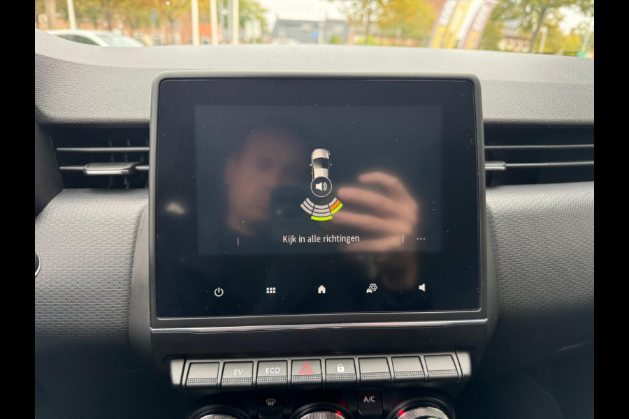 Renault Clio 1.6 E-Tech Hybrid 140 Zen LM velgen / Navi / P-sensoren / 1e eigenaar