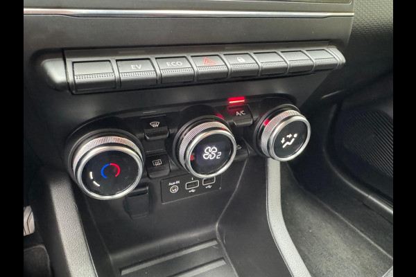 Renault Clio 1.6 E-Tech Hybrid 140 Zen LM velgen / Navi / P-sensoren / 1e eigenaar