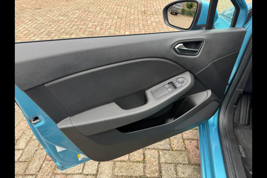 Renault Clio 1.6 E-Tech Hybrid 140 Zen LM velgen / Navi / P-sensoren / 1e eigenaar