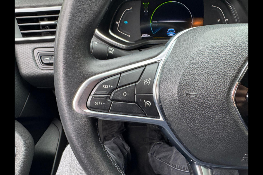 Renault Clio 1.6 E-Tech Hybrid 140 Zen LM velgen / Navi / P-sensoren / 1e eigenaar