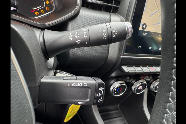 Renault Clio 1.6 E-Tech Hybrid 140 Zen LM velgen / Navi / P-sensoren / 1e eigenaar