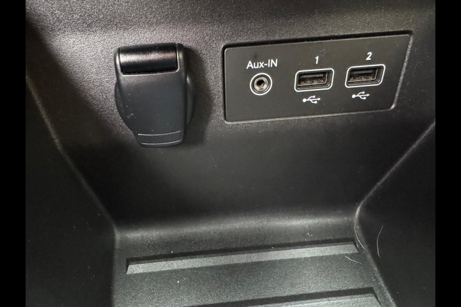 Renault Clio 1.6 E-Tech Hybrid 140 Zen LM velgen / Navi / P-sensoren / 1e eigenaar
