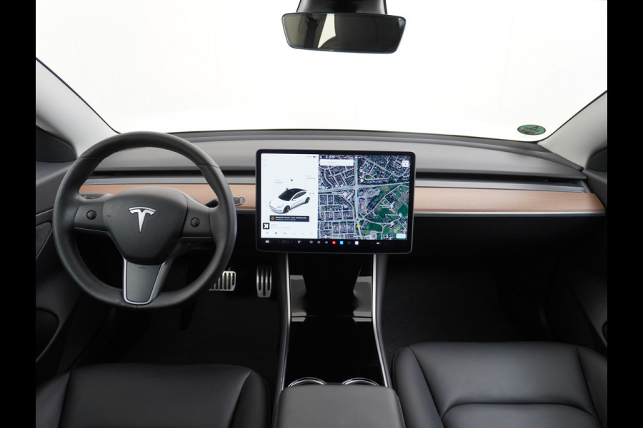 Tesla Model 3 RWD SR+ 60kWh 325PK SOH=85% LMV  AutoPilot Leder PanoDak Adaptive-Cruise Lmv Camera's Elektr.-Stuur+Stoelen+Spiegels+Geheugen+Ea Navi LED Comfortstoelen ACC DAB Voorverwarmen interieur via App Keyless via Telefoonsleutel One-Pedal-Drive Origineel Nederlandse auto tot 11kw laden thuis! 1.584kg licht!