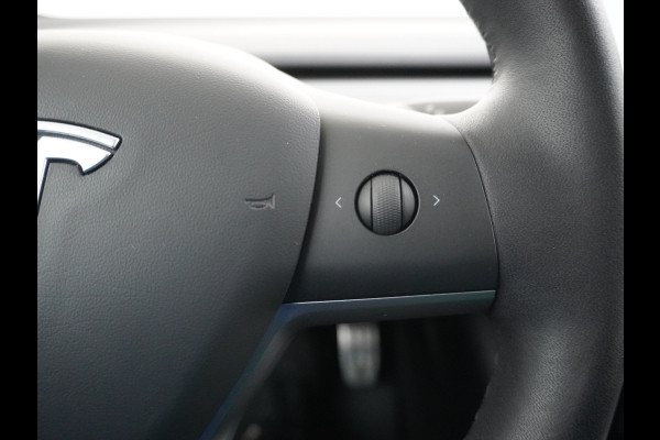 Tesla Model 3 RWD SR+ 60kWh 325PK SOH=85% LMV  AutoPilot Leder PanoDak Adaptive-Cruise Lmv Camera's Elektr.-Stuur+Stoelen+Spiegels+Geheugen+Ea Navi LED Comfortstoelen ACC DAB Voorverwarmen interieur via App Keyless via Telefoonsleutel One-Pedal-Drive Origineel Nederlandse auto tot 11kw laden thuis! 1.584kg licht!