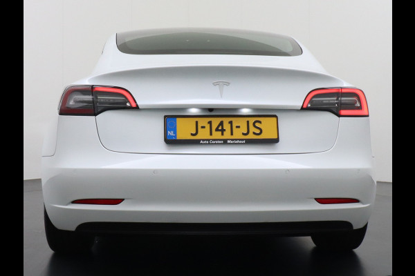 Tesla Model 3 RWD SR+ 60kWh 325PK SOH=85% LMV  AutoPilot Leder PanoDak Adaptive-Cruise Lmv Camera's Elektr.-Stuur+Stoelen+Spiegels+Geheugen+Ea Navi LED Comfortstoelen ACC DAB Voorverwarmen interieur via App Keyless via Telefoonsleutel One-Pedal-Drive Origineel Nederlandse auto tot 11kw laden thuis! 1.584kg licht!