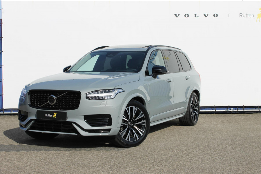 Volvo XC90 T8 455PK Autm. Plug-in hybrid AWD Ultra Dark Luchtvering / Massagefunctie voorstoelen / Semi elektrisch wegklapbare trekhaak / Head-up Display / Gelamineerde zijruiten / Bowers&Wilkins audio