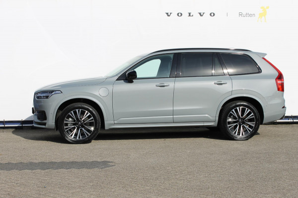 Volvo XC90 T8 455PK Autm. Plug-in hybrid AWD Ultra Dark Luchtvering / Massagefunctie voorstoelen / Semi elektrisch wegklapbare trekhaak / Head-up Display / Gelamineerde zijruiten / Bowers&Wilkins audio