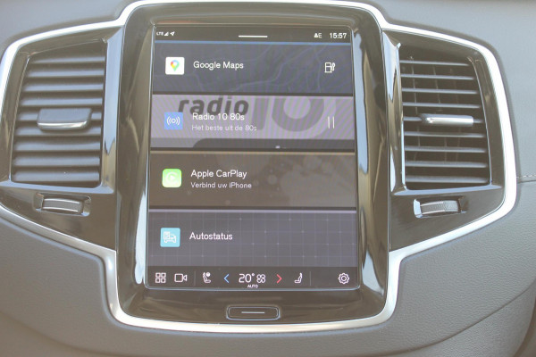 Volvo XC90 T8 455PK Autm. Plug-in hybrid AWD Ultra Dark Luchtvering / Massagefunctie voorstoelen / Semi elektrisch wegklapbare trekhaak / Head-up Display / Gelamineerde zijruiten / Bowers&Wilkins audio