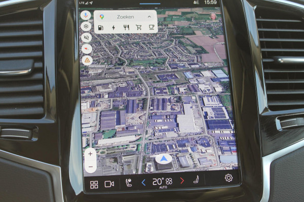 Volvo XC90 T8 455PK Autm. Plug-in hybrid AWD Ultra Dark Luchtvering / Massagefunctie voorstoelen / Semi elektrisch wegklapbare trekhaak / Head-up Display / Gelamineerde zijruiten / Bowers&Wilkins audio