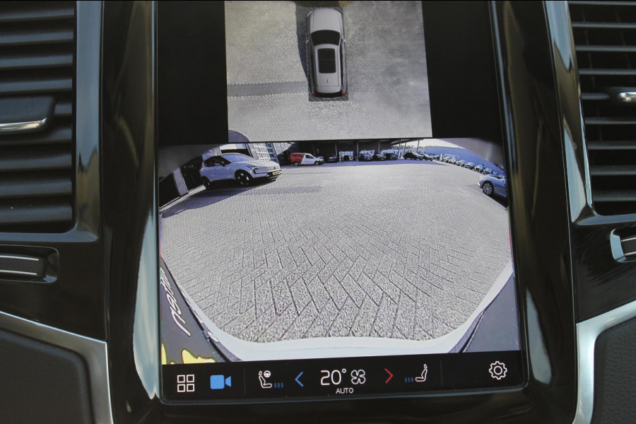 Volvo XC90 T8 455PK Autm. Plug-in hybrid AWD Ultra Dark Luchtvering / Massagefunctie voorstoelen / Semi elektrisch wegklapbare trekhaak / Head-up Display / Gelamineerde zijruiten / Bowers&Wilkins audio