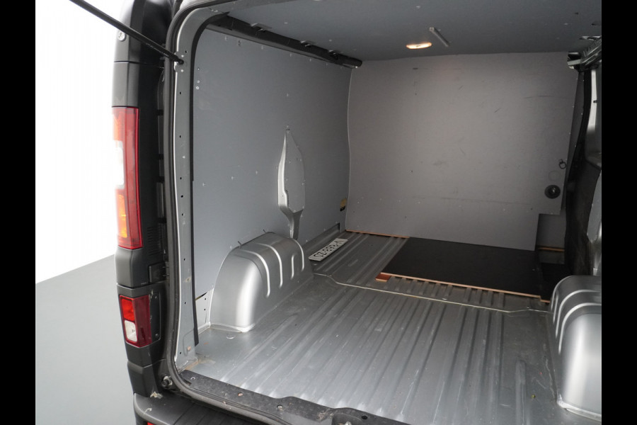 Opel Vivaro 1.6CDTI 126PK L1H1 Trekhaak Airco Navi Camera Cruise Control Pdc Edition EcoFlex Schuifdeur Wandbetimmering Bluetooth Led 1e Eigenaar Euro 6 Origineel Nederlandse bus 2.000KG Trekgewicht