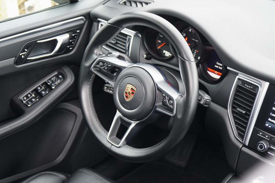 Porsche Macan 2.0 + PANORAMA / LUCHTVERING / 21" / MEMORY