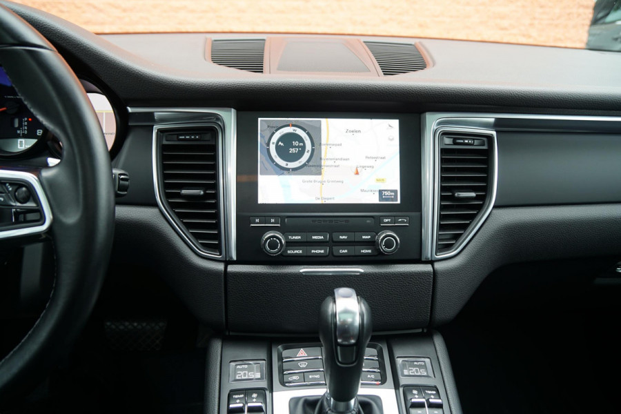 Porsche Macan 2.0 + PANORAMA / LUCHTVERING / 21" / MEMORY