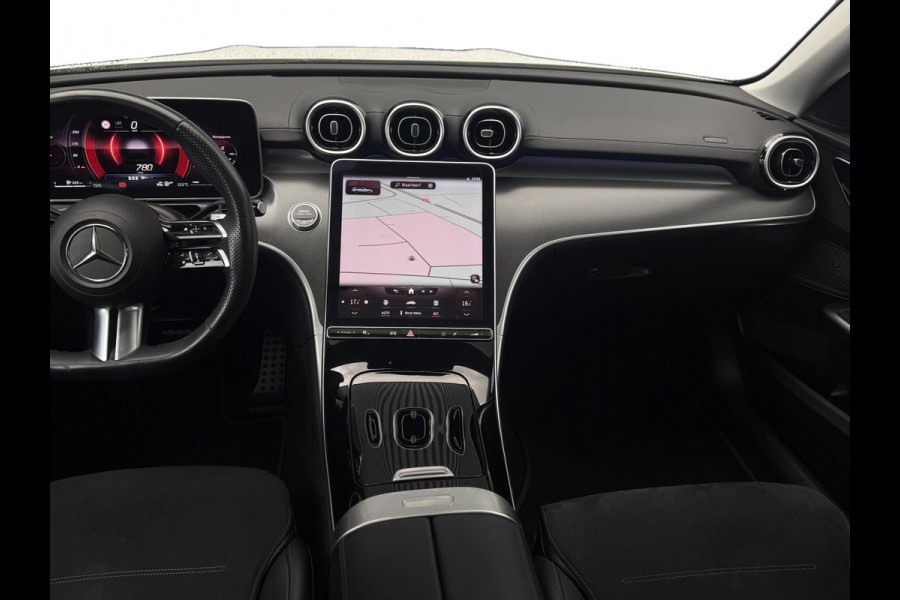 Mercedes-Benz C-Klasse Estate 180 AMG Line|Pano Trekhaak Cruise Camera Stoelverw. Sfeerverlichting Dodehoek Carplay& Android auto