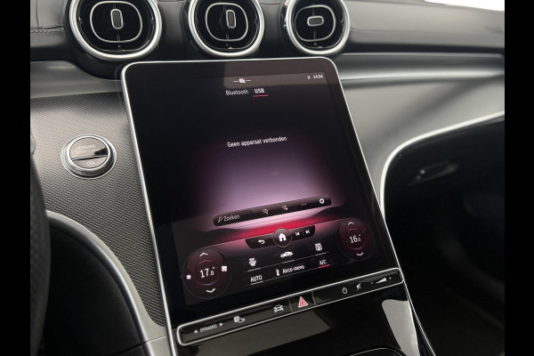 Mercedes-Benz C-Klasse Estate 180 AMG Line|Pano Trekhaak Cruise Camera Stoelverw. Sfeerverlichting Dodehoek Carplay& Android auto
