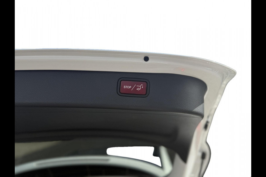 Mercedes-Benz C-Klasse Estate 180 AMG Line|Pano Trekhaak Cruise Camera Stoelverw. Sfeerverlichting Dodehoek Carplay& Android auto