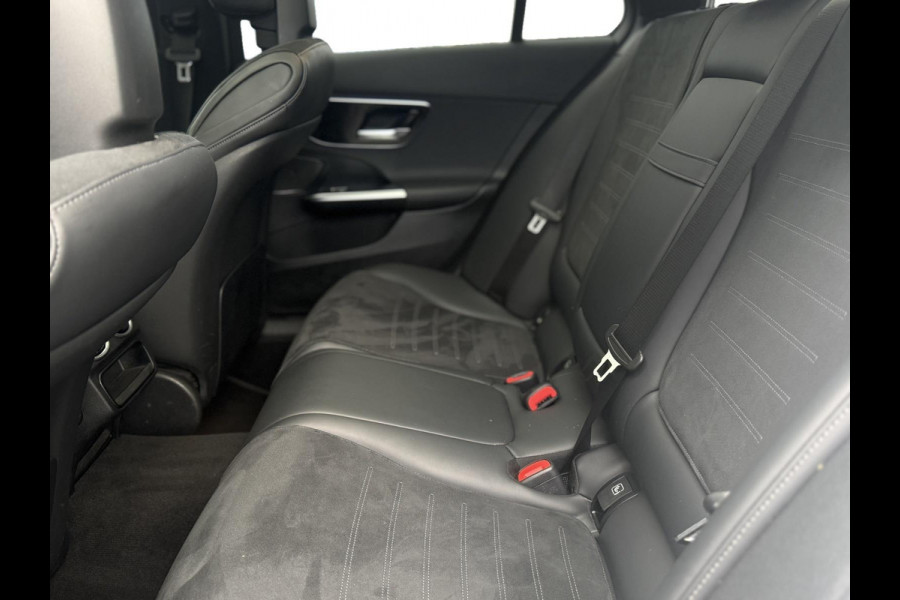 Mercedes-Benz C-Klasse Estate 180 AMG Line|Pano Trekhaak Cruise Camera Stoelverw. Sfeerverlichting Dodehoek Carplay& Android auto