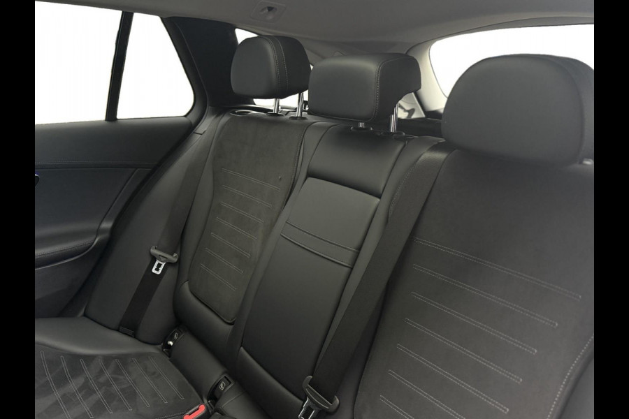 Mercedes-Benz C-Klasse Estate 180 AMG Line|Pano Trekhaak Cruise Camera Stoelverw. Sfeerverlichting Dodehoek Carplay& Android auto