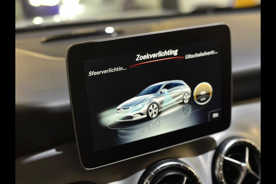 Mercedes-Benz CLA-Klasse Shooting Brake 250 Business Solution AMG Night | Pano| Stoelverwarming