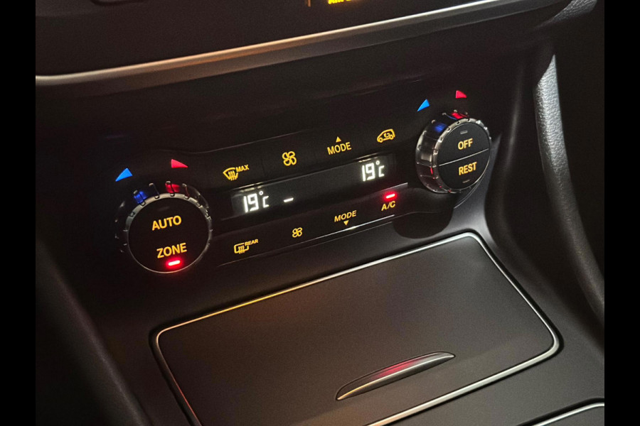 Mercedes-Benz CLA-Klasse Shooting Brake 250 Business Solution AMG Night | Pano| Stoelverwarming