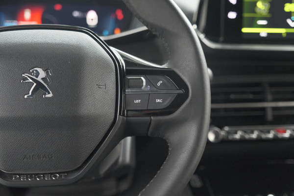 Peugeot 2008 PureTech 130 Allure | Camera | Adaptieve Cruise Control | Stoelverwarming | Apple Carplay