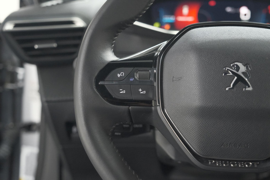 Peugeot 2008 PureTech 130 Allure | Camera | Adaptieve Cruise Control | Stoelverwarming | Apple Carplay