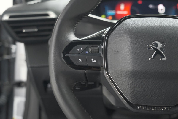 Peugeot 2008 PureTech 130 Allure | Camera | Adaptieve Cruise Control | Stoelverwarming | Apple Carplay