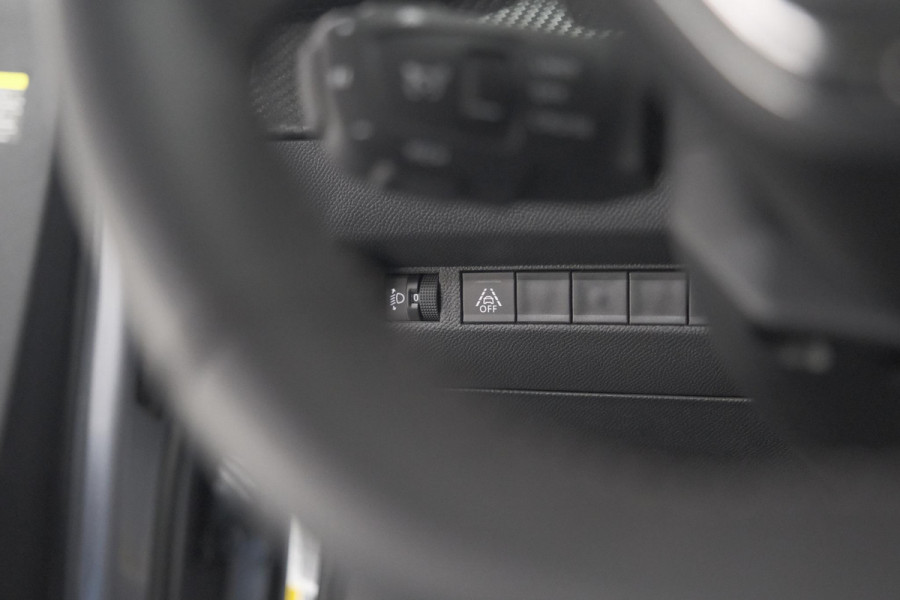 Peugeot 2008 PureTech 130 Allure | Camera | Adaptieve Cruise Control | Stoelverwarming | Apple Carplay