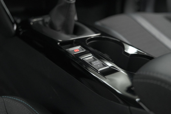 Peugeot 2008 PureTech 130 Allure | Camera | Adaptieve Cruise Control | Stoelverwarming | Apple Carplay
