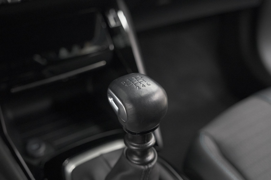 Peugeot 2008 PureTech 130 Allure | Camera | Adaptieve Cruise Control | Stoelverwarming | Apple Carplay