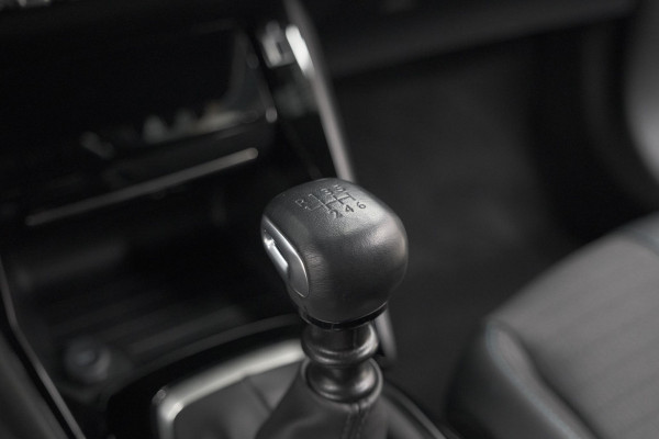 Peugeot 2008 PureTech 130 Allure | Camera | Adaptieve Cruise Control | Stoelverwarming | Apple Carplay