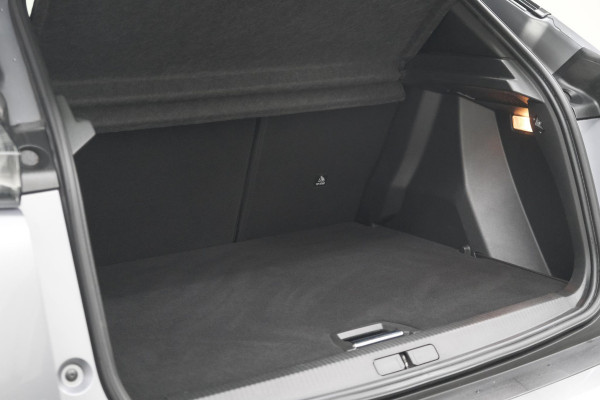 Peugeot 2008 PureTech 130 Allure | Camera | Adaptieve Cruise Control | Stoelverwarming | Apple Carplay