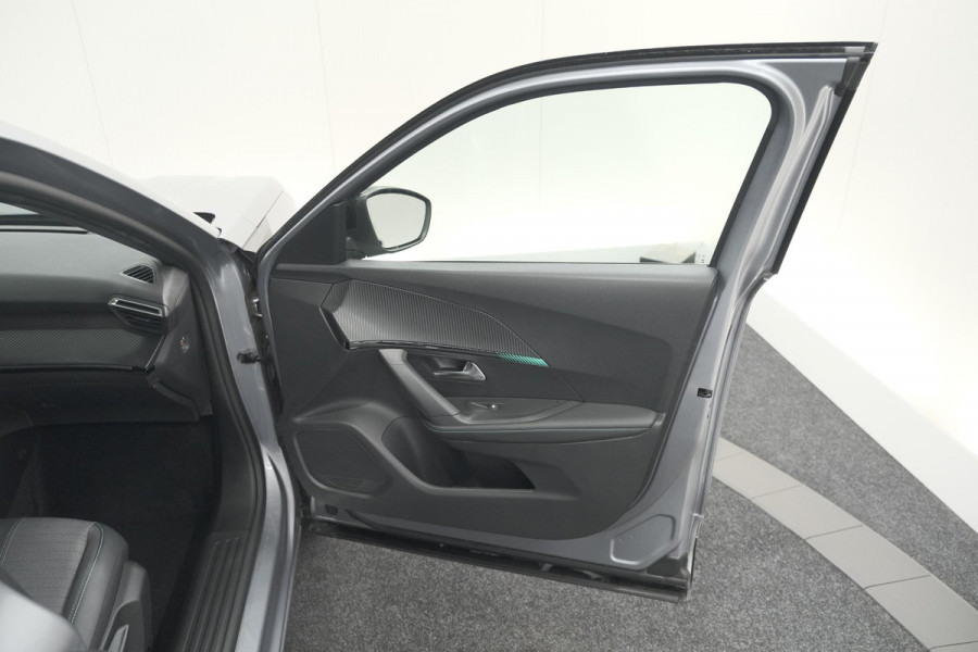 Peugeot 2008 PureTech 130 Allure | Camera | Adaptieve Cruise Control | Stoelverwarming | Apple Carplay